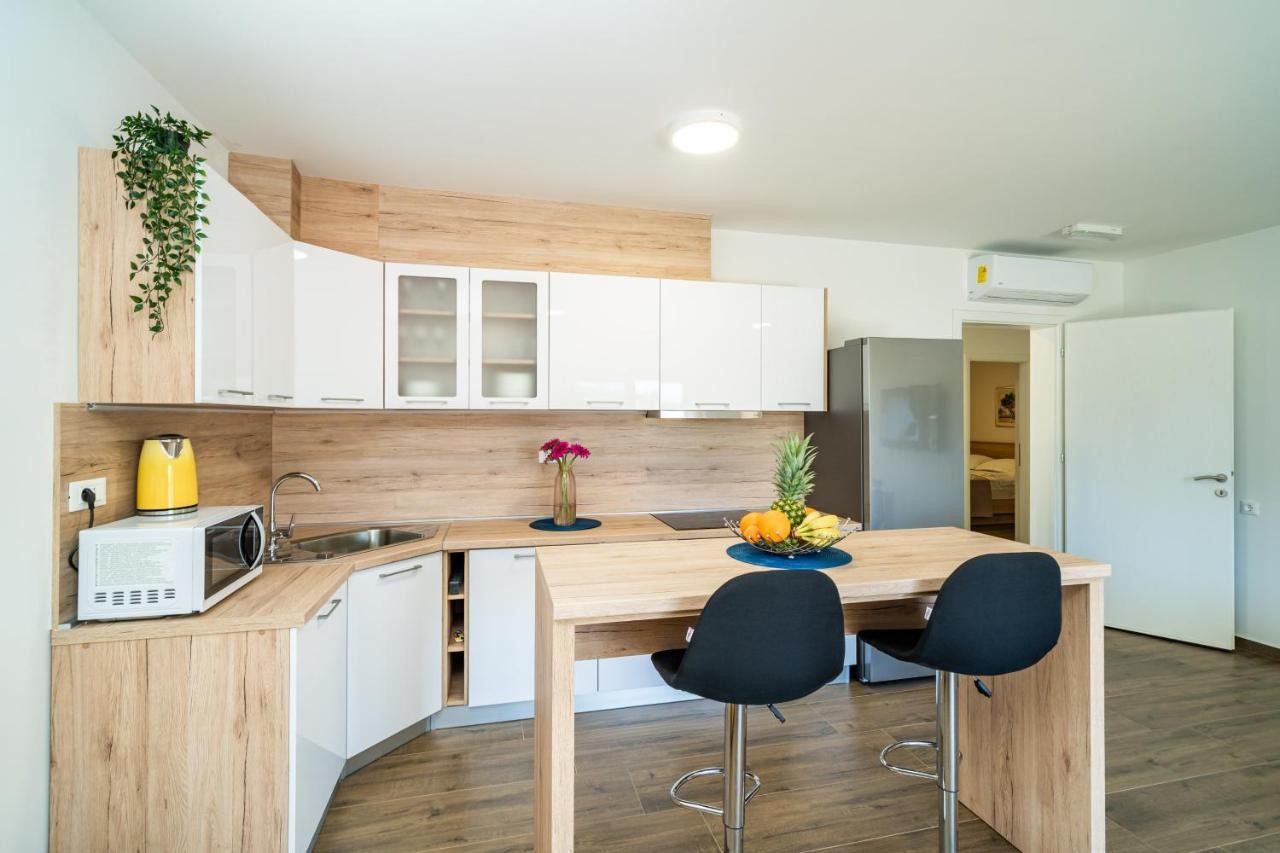 Blue Bay Apartment *